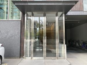 ＫＯＵＴＯＫＵビル　ビル入口