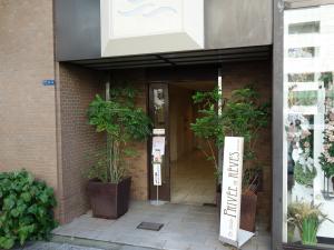 心斎橋エルナ岩崎ビルエントランス