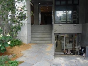 ミドーエルファンビルエントランス