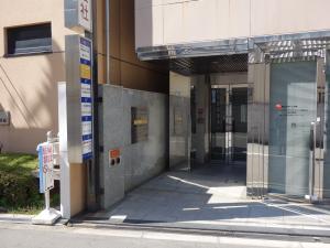 エステート新大阪ビルエントランス
