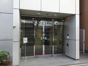 ユアサ天満橋ビルエントランス