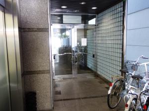 エムワイ江戸堀ビルエントランス