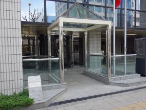 阪急産業南森町ビルエントランス