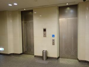岩田東急ビルエレベーター