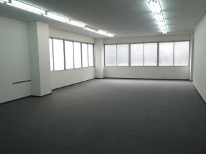 新日本ビル室内
