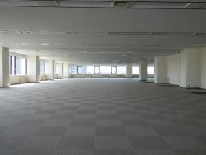 御堂筋グランドビル室内