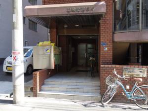 工藤産業ビルエントランス