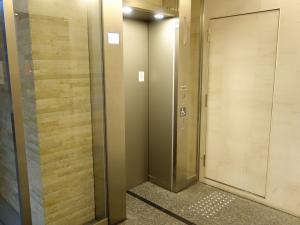 梅新スクエアビルエレベーター