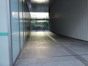 マニュライフプレイス堂島ビルエントランス
