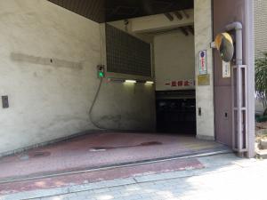 大阪商工ビル駐車場