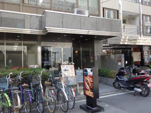 瓦町浪速ビルエントランス