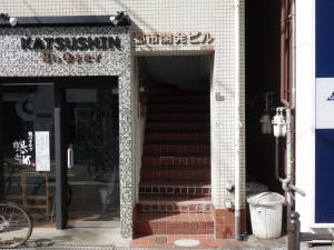 都市開発ビルエントランス