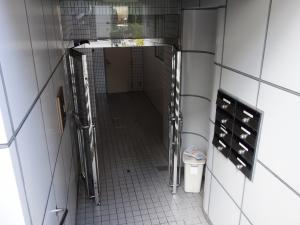 ストーク１０７ビルエントランス
