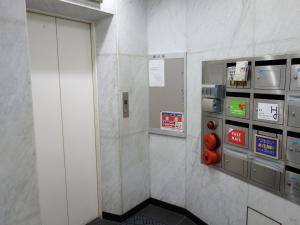 クリエイティブ心斎橋ビルエレベーター