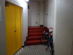 宮崎ビル階段