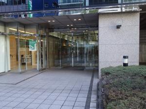三共本町ビルエントランス