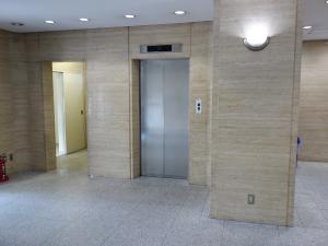 阪急産業南森町ビルエレベーター