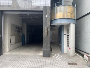 シュートクビル　ビル玄関