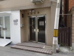 日亜ビルエントランス