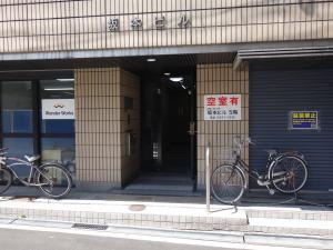 サカモトビルエントランス