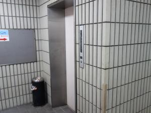 プレシオーソ梅田ビルエレベーター