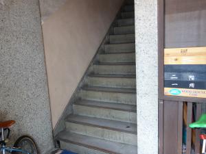 飛鳥ビル階段