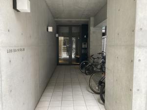 ＬＯＩＳ　ＧＲＡＮＤ靭公園ビル　入口