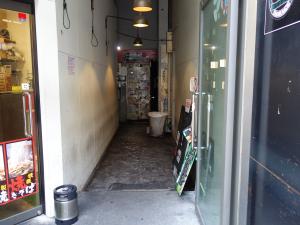 カサドマートビルエントランス