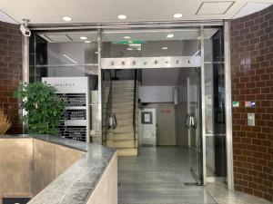 上六センタービル　入口