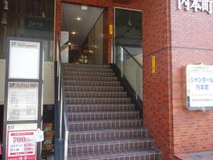 シャンボール内本町ビルエントランス