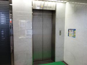 平野町グランドビルエレベーター