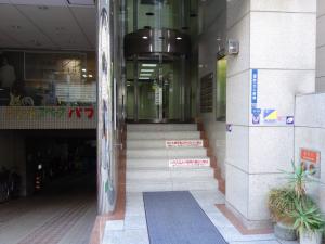 吉川ビルエントランス