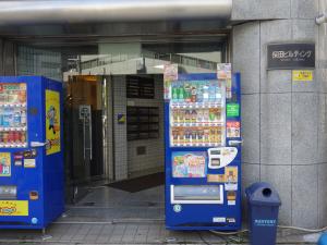 保田ビルエントランス