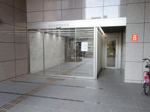 クリスタファイブビルエントランス