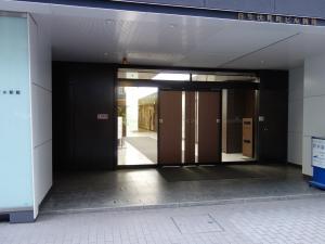 日生伏見町ビル新館エントランス