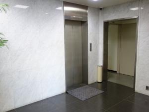 河崎ビルエレベーター