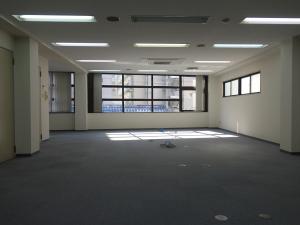 セルーエ新大阪ビル室内