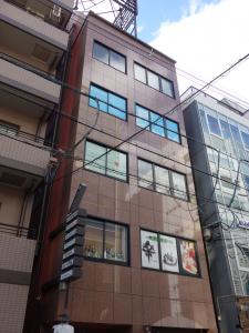 うまいやセンバビル外観