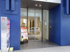 戎橋ビルエントランス