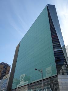 ラ・ポルト心斎橋ビル外観