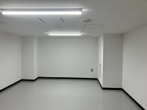 井門江坂駅前ビル室内