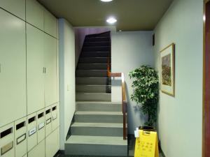 ヌカタビル階段