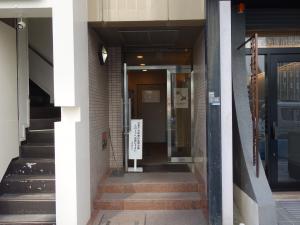 ＡＸＩＳ本町ビル別館エントランス