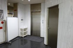 上六光陽ビルエレベーター