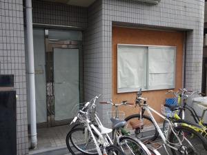 グランピア瓦町ビル１階店舗
