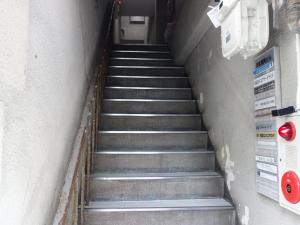 日宝扇町ビル階段