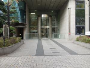 飛栄創建ビルエントランス