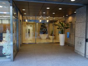 西村（ＮＩＳＨＩＭＵＲＡ）ビルエントランス