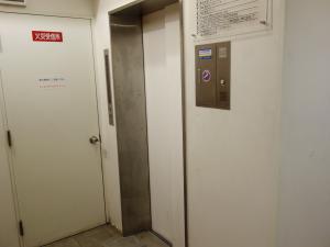 サンポリマー本町ビルエレベーター
