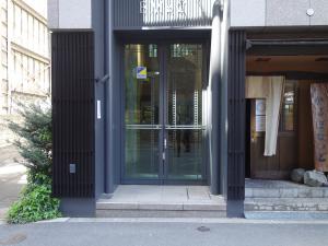 ＥＭ＆Ｃ谷町ビルエントランス